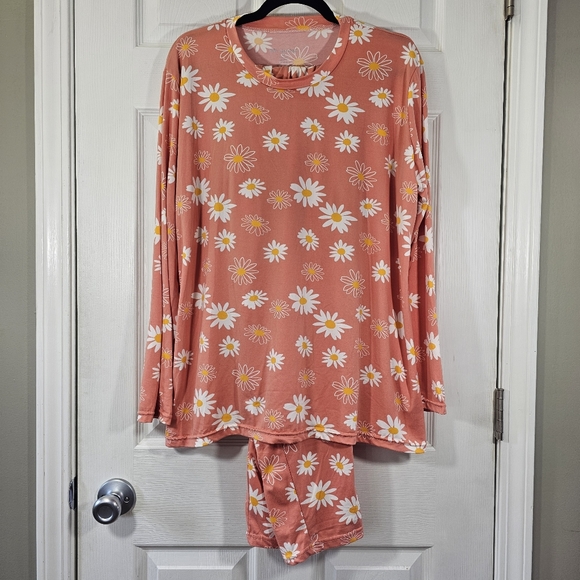 Real Essentials Peach Floral Pajama Set Size 1X - Picture 1 of 13